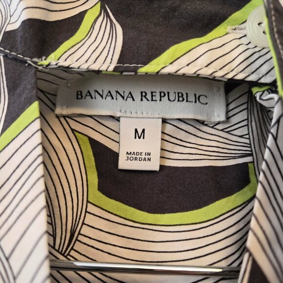 Stand Out in this Banana Republic Shirt Size: M - Picture 4 of 4
